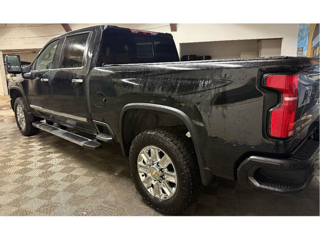 2024 Chevrolet SILVERADO 2500HD High Country, Accident Free & Ce in Cars & Trucks in North Bay - Image 3