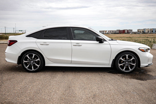 2025 Honda Civic Sedan Hybrid TOURING SPORT LOADED LEATHER in Cars & Trucks in Strathcona County - Image 4