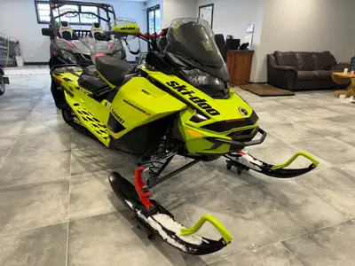Finally Snow and time to Play! Check out this One Owner- Manta Green Renegade X 850 with ONLY 6100km...
