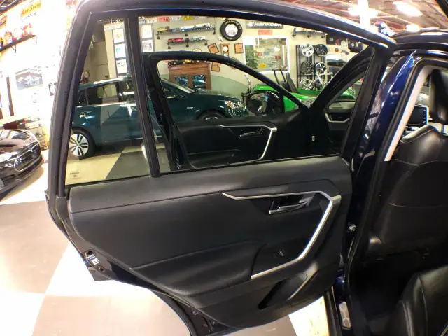 2019 Toyota RAV4 XLE AWD LEATHER SUNROOF L/ASSIST B/SPOT CARPLAY in Cars & Trucks in City of Toronto - Image 26