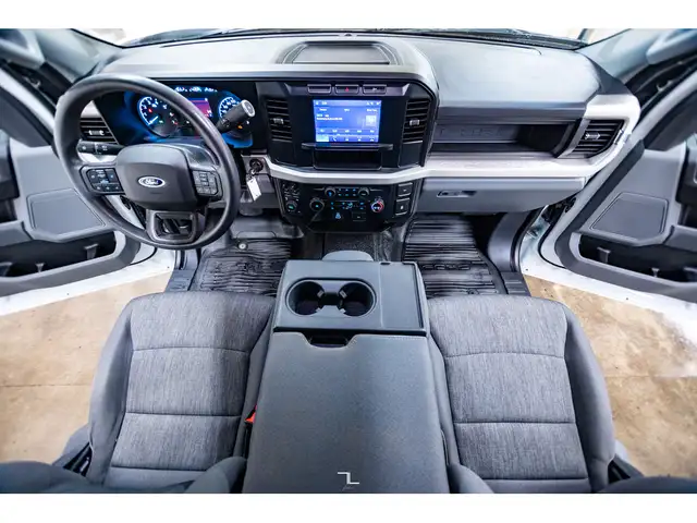 2023 Ford F-350 4x4 Crew Cab XL Deck BCam dans Autos et camions dans Grande Prairie - Image 24