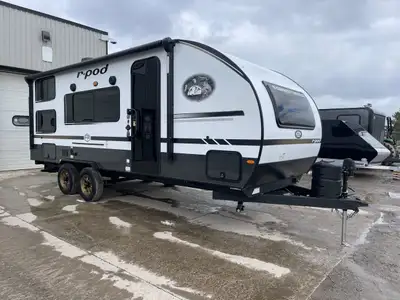 2025 R-POD 200 ULTRA LIGHT TRAVEL TRAILER WITH SOLAR PANEL, BUNK BEDS AND MURPHY BED- SLEEPS 5! A li...