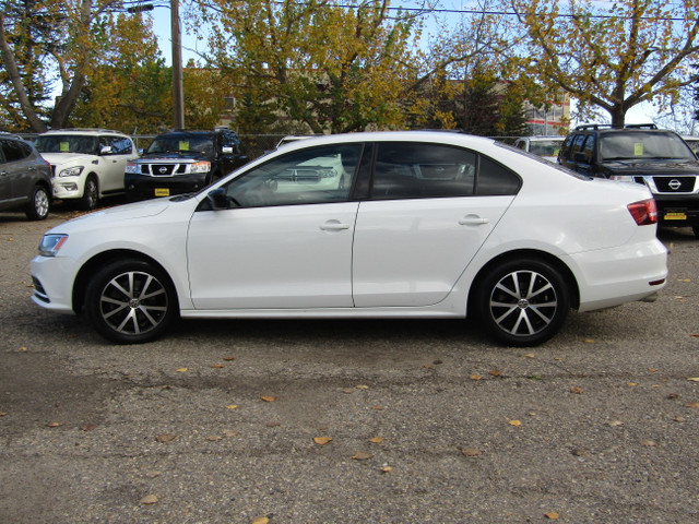 2017 Volkswagen Jetta MANUAL-HEATED SEATS *FINANCING AVAILABLE* in Cars & Trucks in Calgary - Image 3