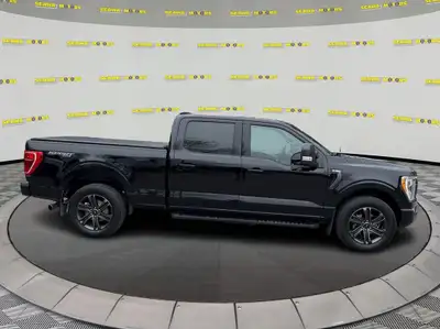 Introducing the 2022 Ford F-150: the perfect blend of power and efficiency! This rugged, reliable tr...