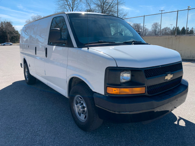 2012 Chevrolet Express Cargo Van G2500 With Shelving and Divider in Cars & Trucks in City of Toronto - Image 3