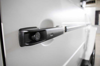 This Mercedes-Benz G-Class has a powerful Electric engine powering this Automatic transmission. MANU... (image 6)
