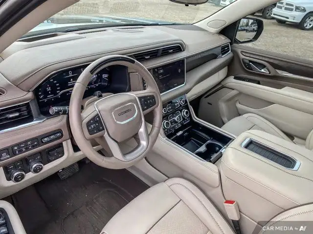 2023 GMC Yukon XL Denali 4x4 DIESEL Sunroof Nav Power Boards in Cars & Trucks in St. Albert - Image 17