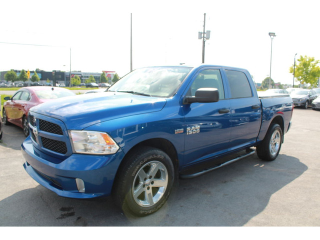 2017 Ram 1500 4WD Crew Cab 140.5 Express -Ltd Avail-, MAGS, A/C in Cars & Trucks in Longueuil / South Shore - Image 3