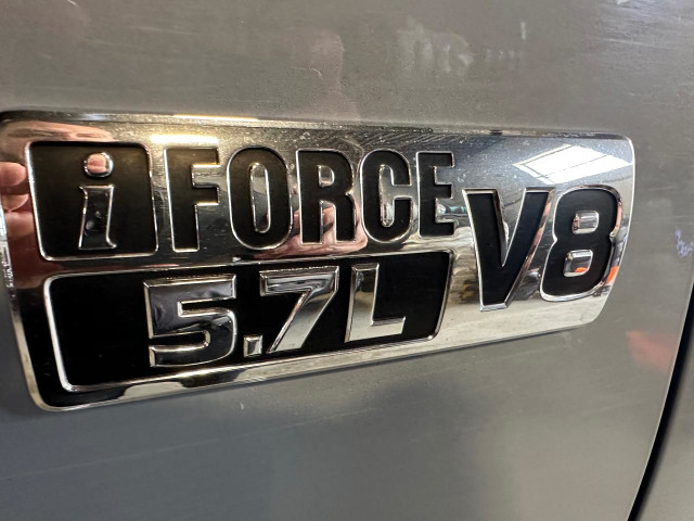 2021 Toyota Tundra 4X4 CrewMax SR5 in Cars & Trucks in City of Toronto - Image 4