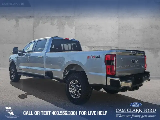 2023 Ford F-350 Lariat CLEAN ONE OWNER CARFAX, 8FT BOX, MOONR... in Cars & Trucks in Red Deer - Image 6
