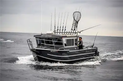 AVAILABLE TO ORDER Max HP: 600HP (474 kw) Length Overall: 30 ft. 2 in. ( 9.1 m) Beam: 102 in. ( 2.6...