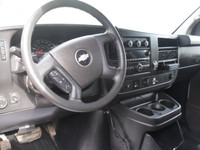 Engine: 8 Cylinder Engine 4.8L/293CI Safety Equipment Stabilitrak, electronic stability control syst... (image 8)