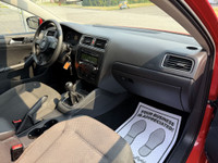 NO ACCIDENT HISTORY / DEALER SERVICED SINCE NEW ! Check out this stylish 2014 Volkswagen Jetta Trend... (image 8)