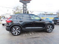 XC40 RECHARGE PURE ELECTRIC ULTIMATE 100% CANADIAN VEHICLE Visit Our Website @ EliteLuxuryMotors.ca... (image 8)