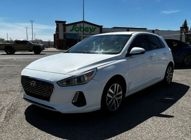 2018 Hyundai Elantra GT GL - APPLE CARPLAY, HEATED LEATHER SEATS in Cars & Trucks in Calgary