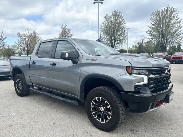 2023 Chevrolet Silverado Short BOX Crew CAB 1500 4WD in Cars & Trucks in Barrie - Image 4