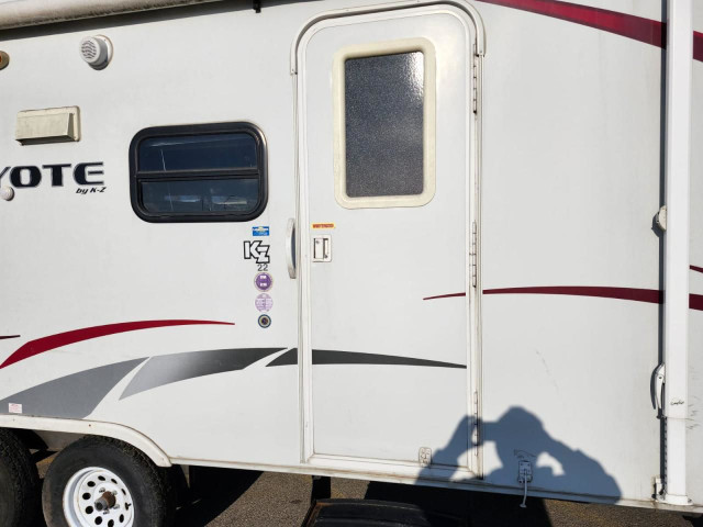 2011 KZ Coyote 20 feet X 7.5 feet, Sleeps 8 persons in Cars & Trucks in Oakville / Halton Region - Image 4