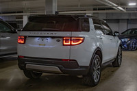 This Land Rover Discovery Sport has a strong Intercooled Turbo Premium Unleaded I-4 2.0 L/122 engine... (image 8)