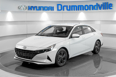 HYUNDAI ELANTRA PREFERRED 2023 + GARANTIE + CAMERA + A/C + MAGS 