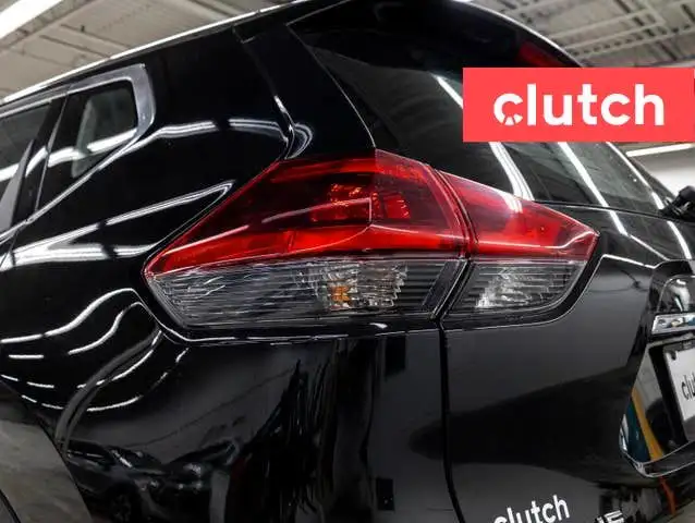 2019 Nissan Rogue S w/ Apple CarPlay & Android Auto, Rearview Ca dans Autos et camions dans Ottawa - Image 11