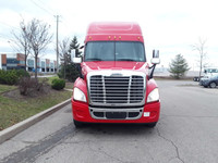 Ryder Stock ID: 242632 Transmission Type/Speed: Auto 12 Engine: DIESEL DD15 GHG'17 455/1650 Horse Po... (image 1)