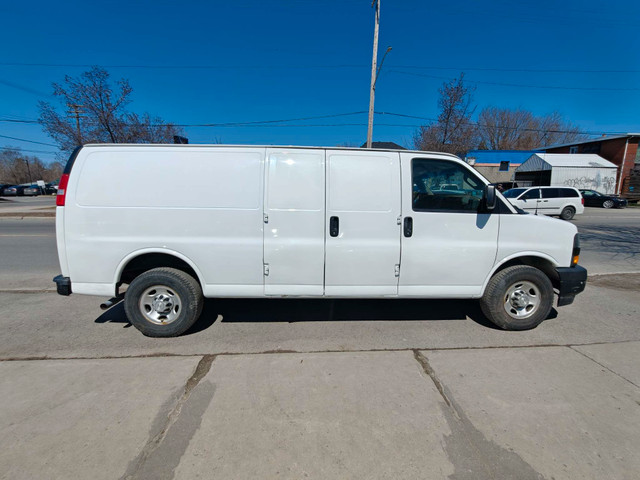 2018 Chevrolet Express 2500 Work Van 2500 3/4 TON CARGO VAN in Cars & Trucks in Ottawa - Image 2