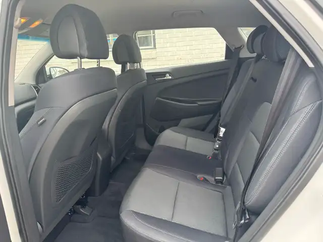 2018 Hyundai Tucson 2.0L FWD dans Autos et camions dans Calgary - Image 18