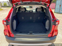 This Ford Escape delivers a Gas/Electric I-4 2.5 L/152 engine powering this Variable transmission. E... (image 6)