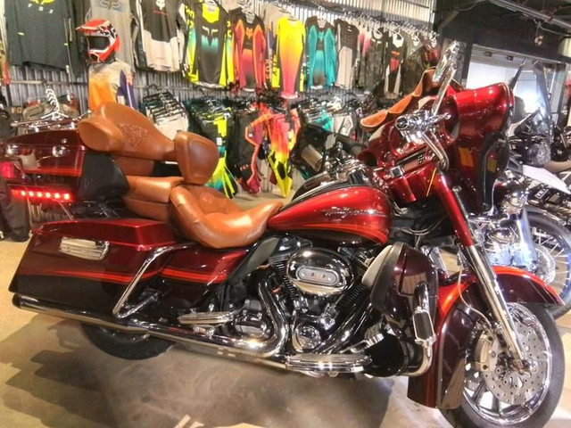 2009 Harley-Davidson CVO ULTRA CLASSIC (FLHTCUSE4) in Street, Cruisers & Choppers in Moncton