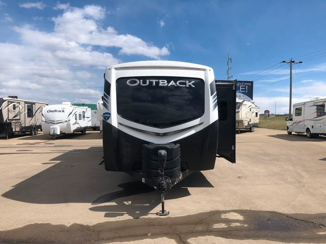 2020 Keystone RV Outback 328RL in Travel Trailers & Campers in St. Albert - Image 3