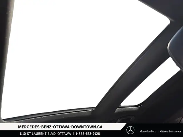 2019 Mercedes-Benz GLC300 4MATIC SUV Premium Plus & Sport Pkg dans Autos et camions dans Ottawa - Image 14