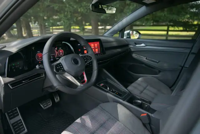 2022 Volkswagen Golf GTI in Cars & Trucks in Delta/Surrey/Langley - Image 8