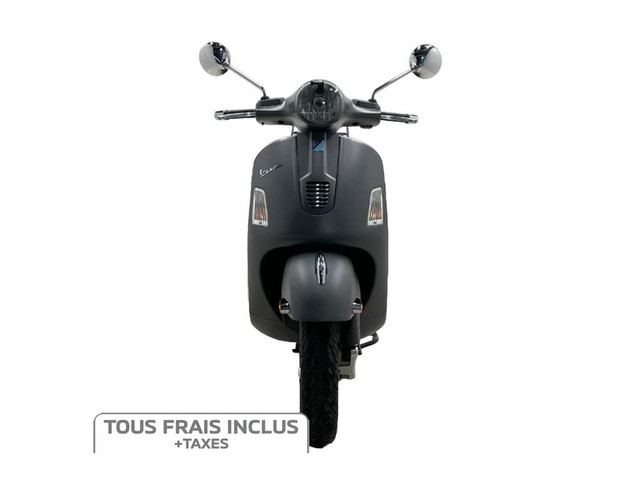 2012 Vespa GTS Super 300 Frais inclus+Taxes in Scooters & Pocket Bikes in City of Montréal - Image 4