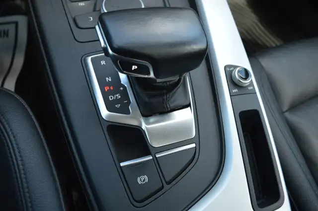 2017 Audi A4 4dr Sdn Auto Komfort quattro in Cars & Trucks in Markham / York Region - Image 21