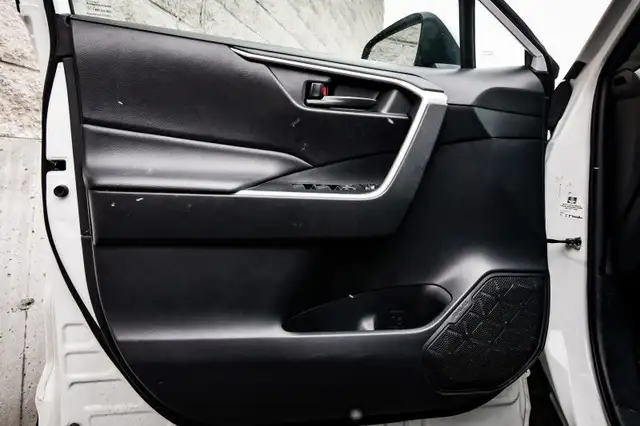 2023 Toyota RAV4 LE in Cars & Trucks in Kingston - Image 10