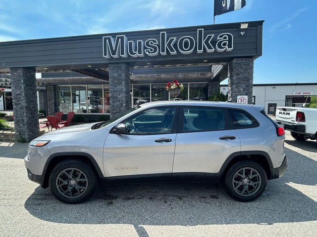 2015 JEEP CHEROKEE SPORT in Cars & Trucks in Muskoka - Image 2