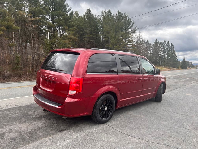 2015 Dodge Grand Caravan SXT Premium Plus in Cars & Trucks in Sherbrooke - Image 2