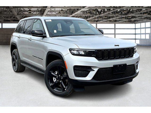 2025 Jeep Grand Cherokee Altitude in Cars & Trucks in Mississauga / Peel Region - Image 2