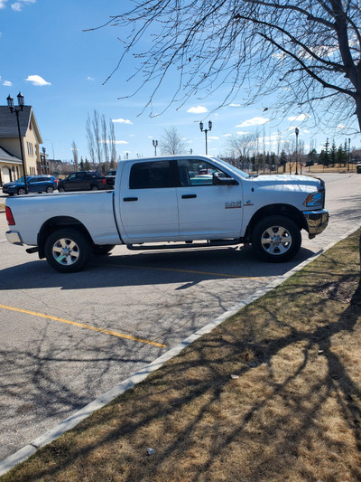 2015 Dodge Ram4x4 3500 slt