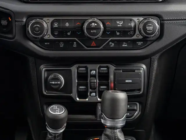 2025 Jeep Wrangler Sahara in Cars & Trucks in Barrie - Image 28