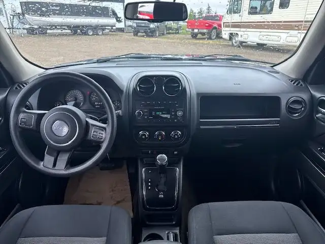 2014 Jeep Patriot North Edition 4x4- SALE!! WARRANTY INC in Cars & Trucks in Red Deer - Image 13