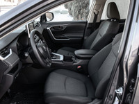 Hybrid !!! 2023 Toyota Rav4 AWD Grey Exterior on Black Interior comes Apple Carplay , Back up Camera... (image 7)