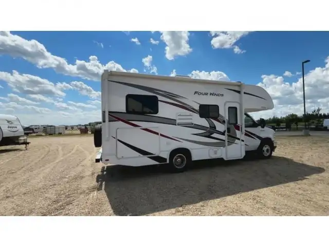 2023 Thor Motor Coach Four Winds 22E in RVs & Motorhomes in Red Deer - Image 6