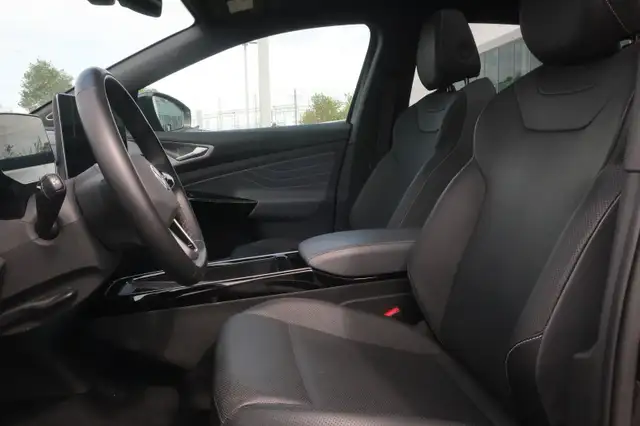 Volkswagen ID.4 Pro S AWD + Toit Ouvrant + Keyless + NAV 2024 in Cars & Trucks in Lévis - Image 9