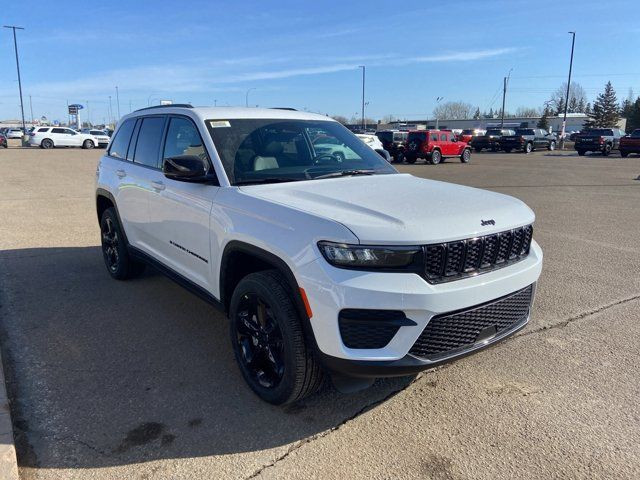 2025 Jeep Grand Cherokee Altitude in Cars & Trucks in Lloydminster - Image 3