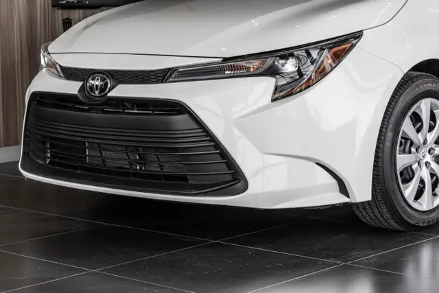 2023 Toyota Corolla LE à vendre in Cars & Trucks in Laval / North Shore - Image 5