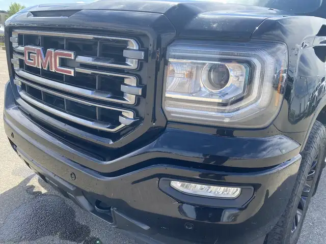 2018 GMC Sierra 1500 SLT in Cars & Trucks in Edmonton - Image 12