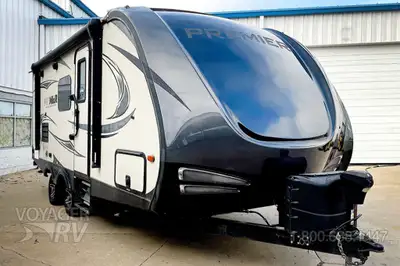 Located in Winfield, BC Call or Text 250-766-4607 Voyager RV Centre 1-800-668-1447 PHOTOS ARE NOT EX...