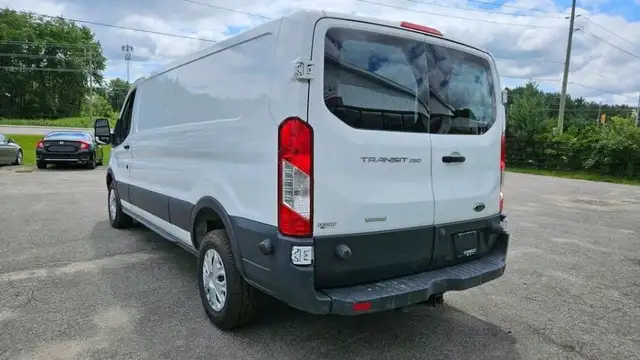 2017 FORD TRANSIT T-250 250 dans Autos et camions dans Barrie - Image 7