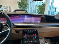 This Cadillac Escalade IQ has a dependable Electric engine powering this Automatic transmission. *Yo... (image 7)